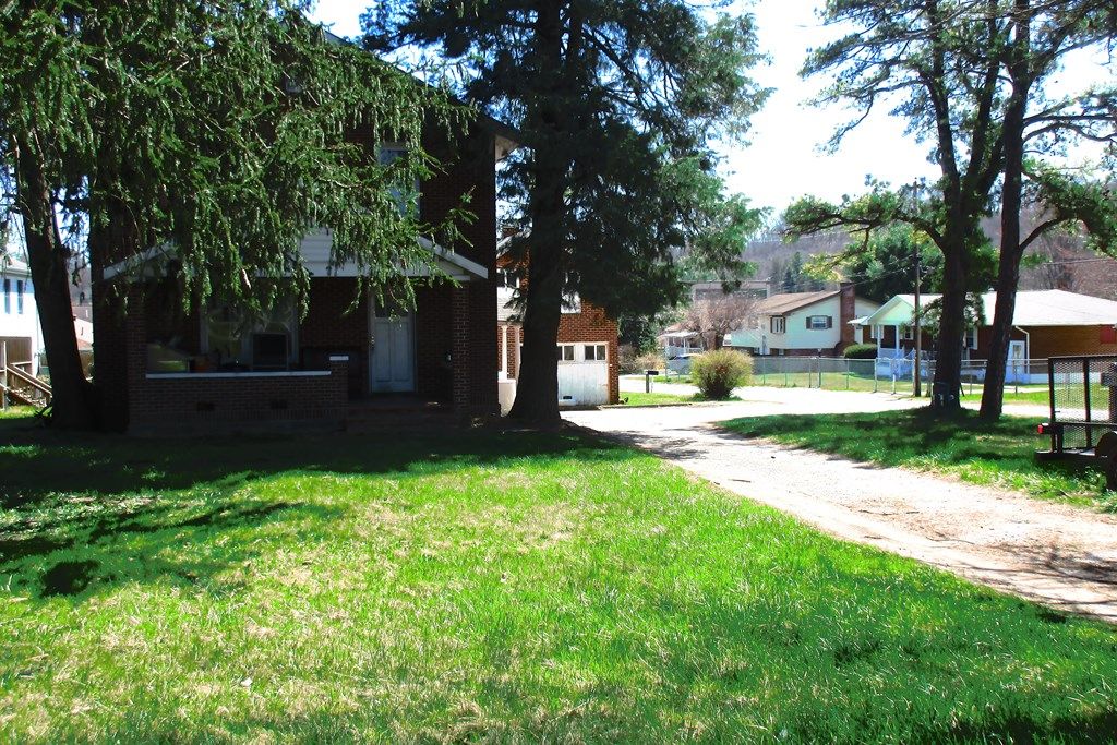 371 New Hope Rd, Princeton, WV 24740